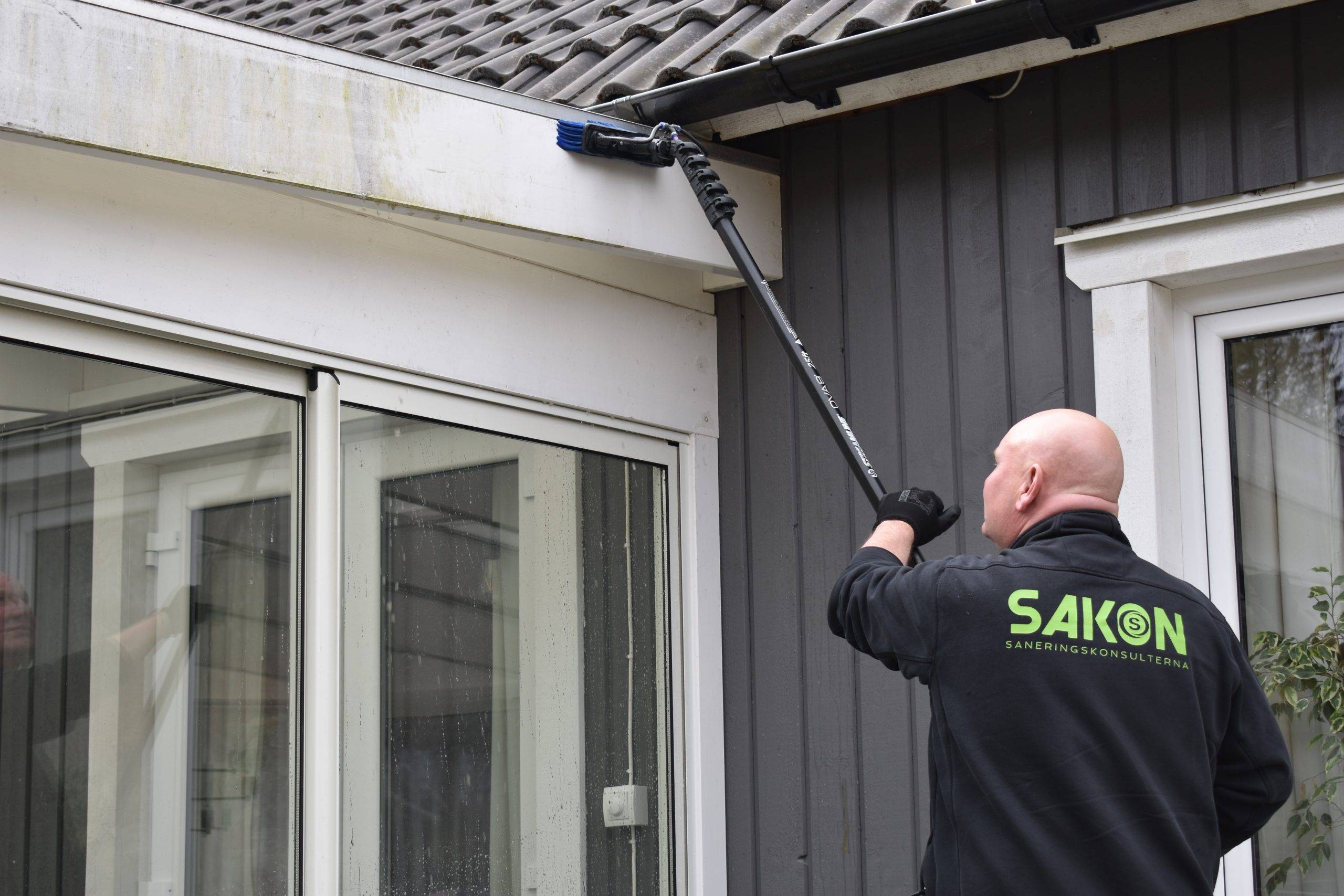 Fasadtvätt teleskopskaft – när höjden inte är ett hinder för SAKON