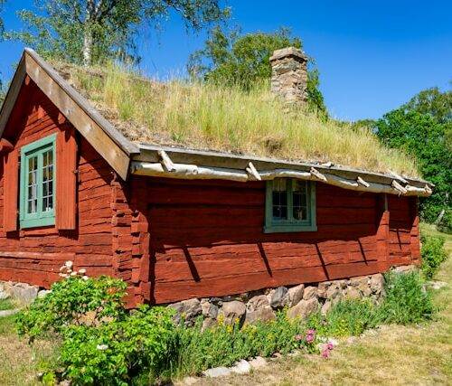 Sommarstuga med stuglukt på våren – så blir du av med dålig lukt